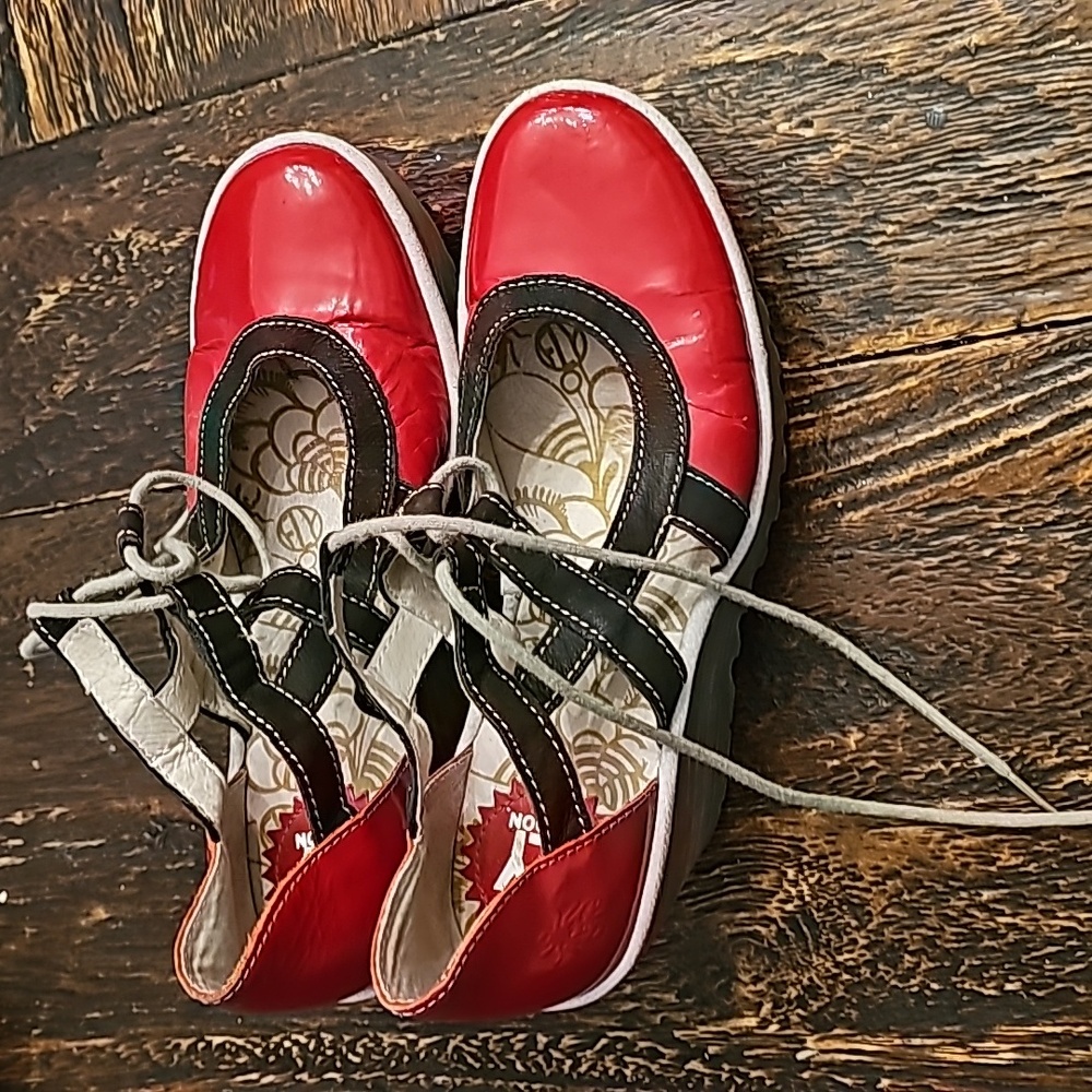 Yett Fly London red pumps 36 or 6 EUC - Picture 4 of 6
